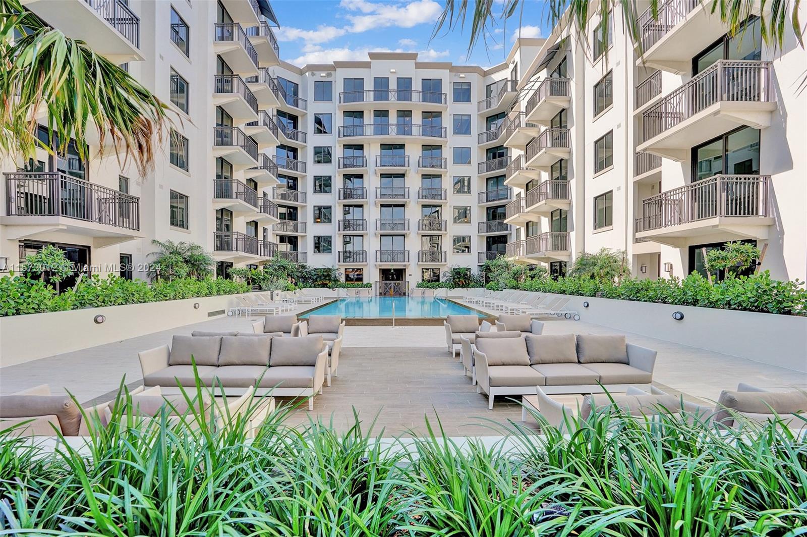 301 Altara Ave 835, Coral Gables, Florida 33146, 3 Bedrooms Bedrooms, ,2 BathroomsBathrooms,Residentiallease,For Rent,301 Altara Ave 835,A11573012