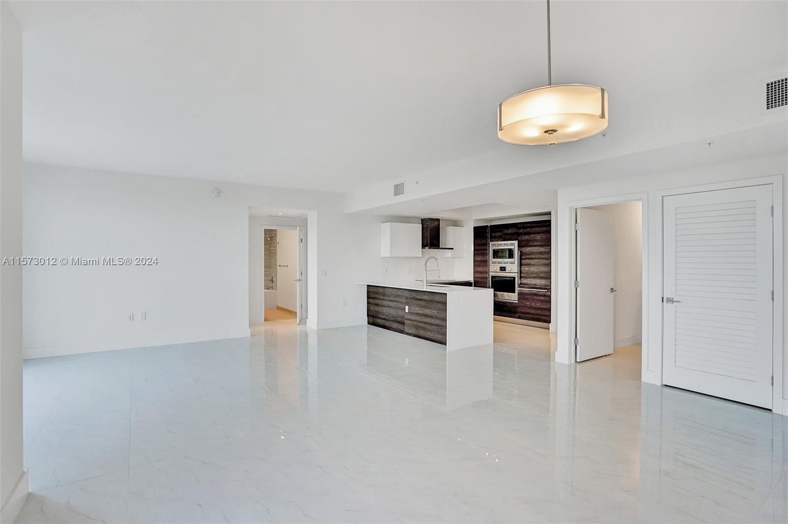 301 Altara Ave 835, Coral Gables, Florida 33146, 3 Bedrooms Bedrooms, ,2 BathroomsBathrooms,Residentiallease,For Rent,301 Altara Ave 835,A11573012
