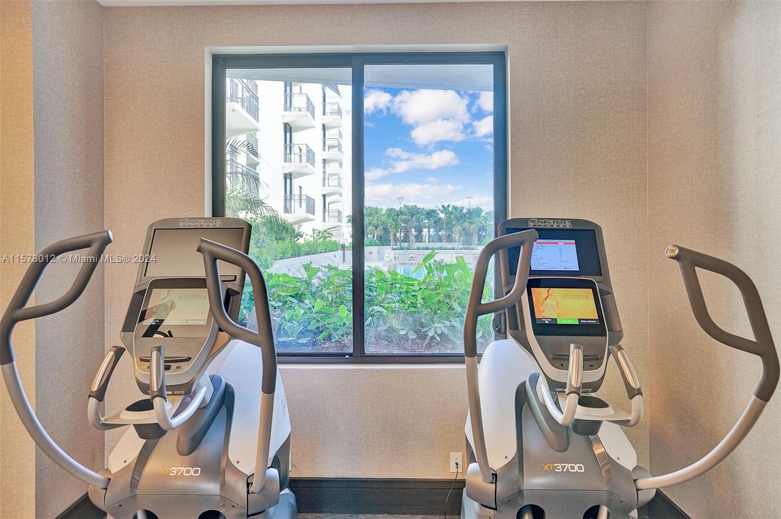 301 Altara Ave 835, Coral Gables, Florida 33146, 3 Bedrooms Bedrooms, ,2 BathroomsBathrooms,Residentiallease,For Rent,301 Altara Ave 835,A11573012