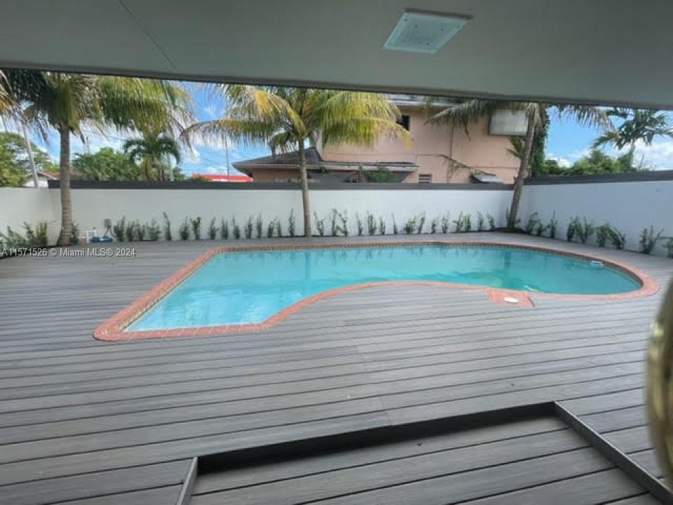 2710 SW 31st Ave  For Sale A11571526, FL