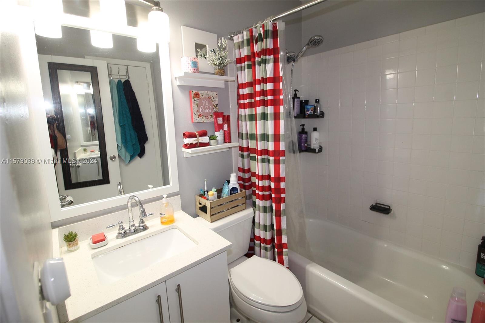 10271 Oleander Ct ., Pembroke Pines, Florida 33026, 2 Bedrooms Bedrooms, ,2 BathroomsBathrooms,Residential,For Sale,10271 Oleander Ct .,A11573038