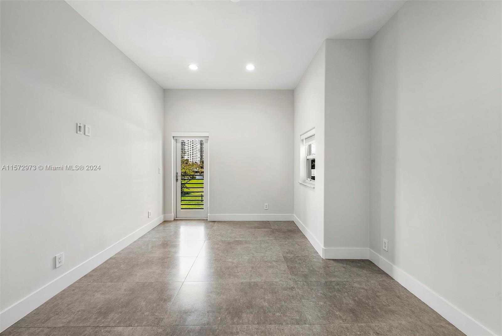 552 PALM DRIVE, Hallandale Beach, Florida 33009, 7 Bedrooms Bedrooms, ,5 BathroomsBathrooms,Residentiallease,For Rent,552 PALM DRIVE,A11572973