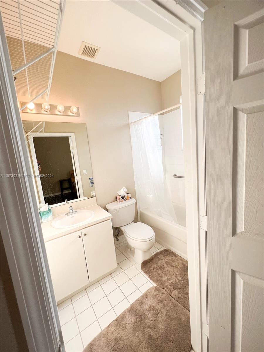 9123 SW 152nd Path B, Miami, Florida 33196, 1 Bedroom Bedrooms, ,1 BathroomBathrooms,Residentiallease,For Rent,9123 SW 152nd Path B,A11573024