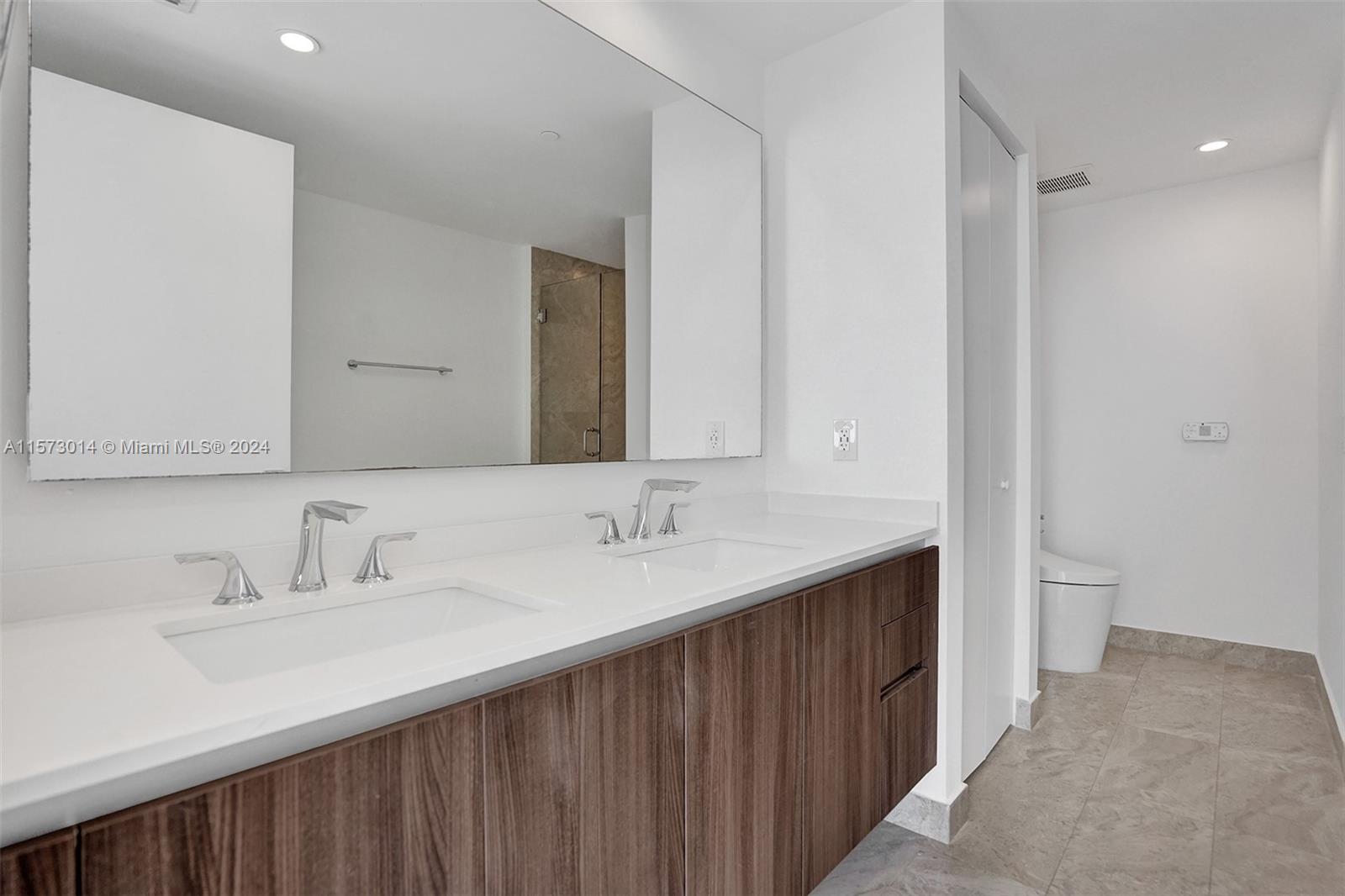 488 NE 18th St 4510, Miami, Florida 33132, 3 Bedrooms Bedrooms, ,3 BathroomsBathrooms,Residentiallease,For Rent,488 NE 18th St 4510,A11573014