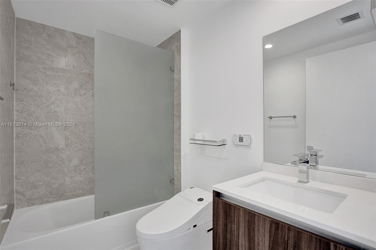 488 NE 18th St 4510, Miami, Florida 33132, 3 Bedrooms Bedrooms, ,3 BathroomsBathrooms,Residentiallease,For Rent,488 NE 18th St 4510,A11573014