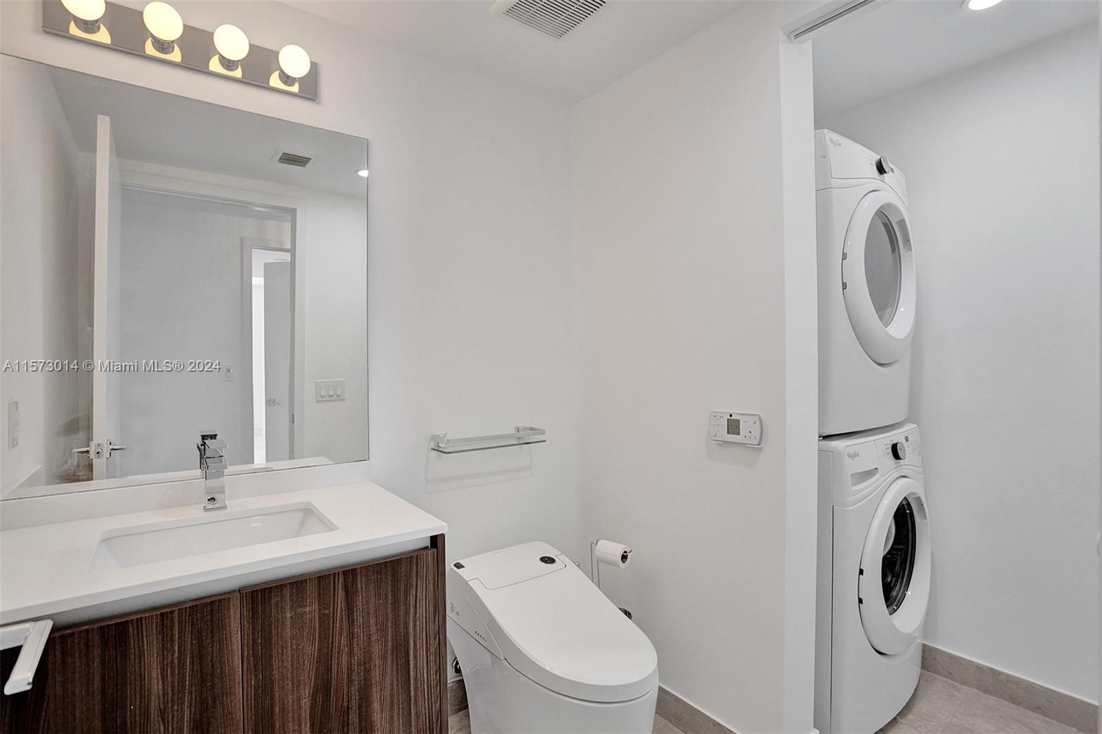 488 NE 18th St 4510, Miami, Florida 33132, 3 Bedrooms Bedrooms, ,3 BathroomsBathrooms,Residentiallease,For Rent,488 NE 18th St 4510,A11573014