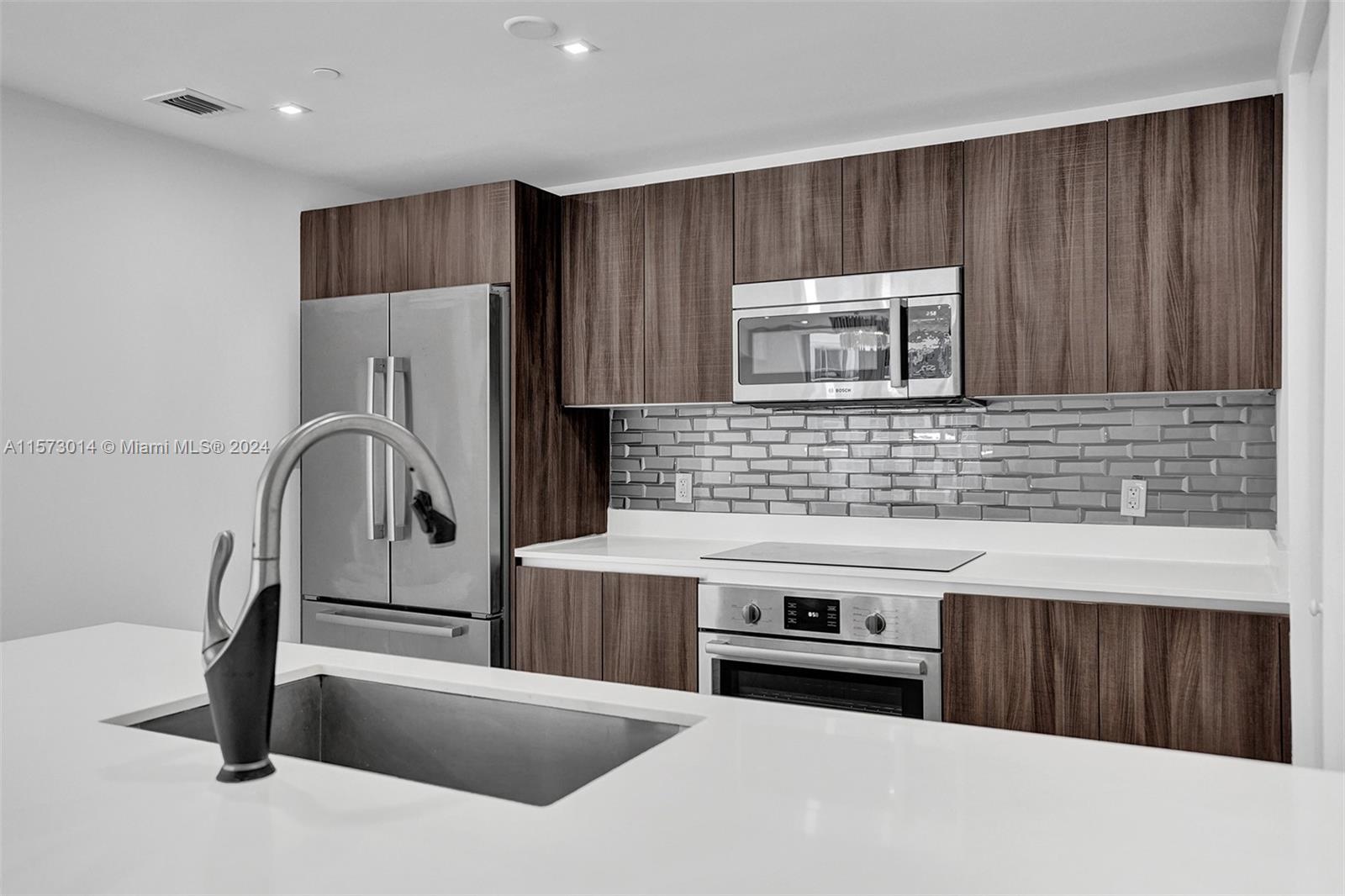 488 NE 18th St 4510, Miami, Florida 33132, 3 Bedrooms Bedrooms, ,3 BathroomsBathrooms,Residentiallease,For Rent,488 NE 18th St 4510,A11573014