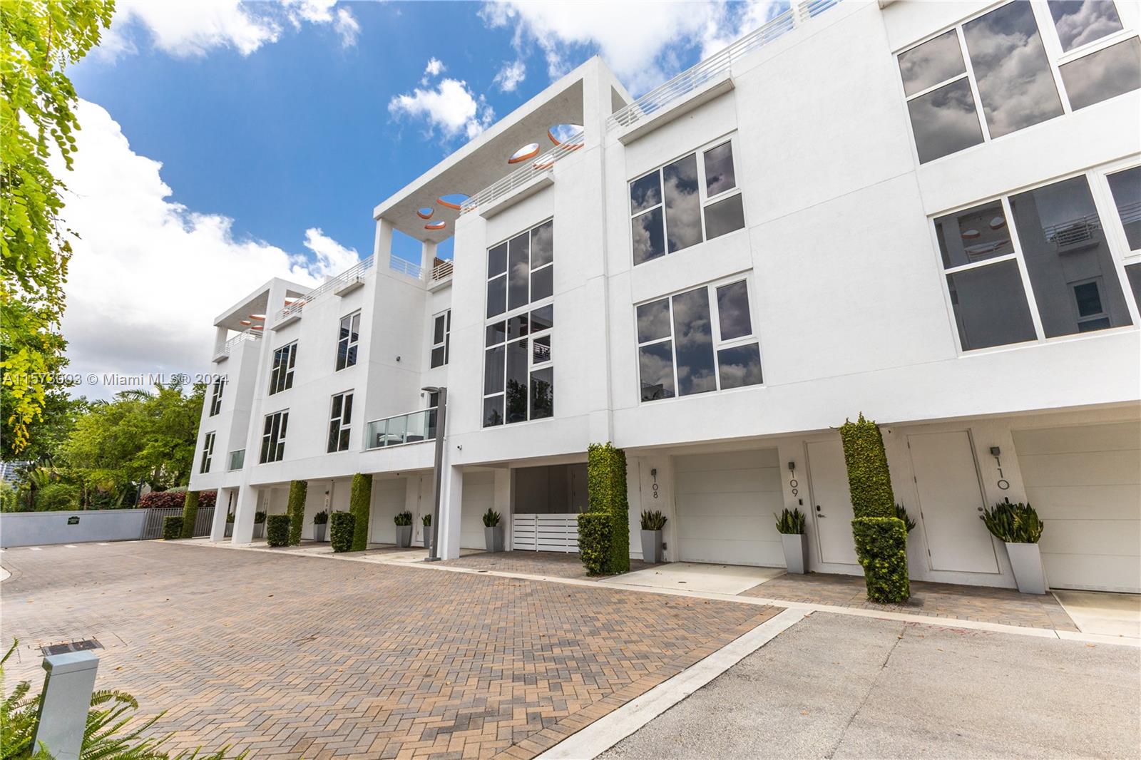 455 NE 39th St 109, Miami, Florida 33137, 2 Bedrooms Bedrooms, ,2 BathroomsBathrooms,Residentiallease,For Rent,455 NE 39th St 109,A11573003