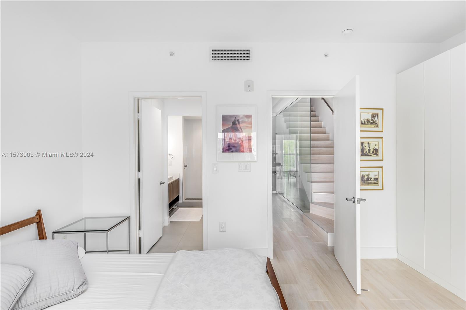 455 NE 39th St 109, Miami, Florida 33137, 2 Bedrooms Bedrooms, ,2 BathroomsBathrooms,Residentiallease,For Rent,455 NE 39th St 109,A11573003