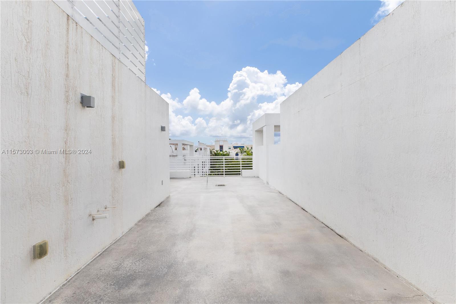 455 NE 39th St 109, Miami, Florida 33137, 2 Bedrooms Bedrooms, ,2 BathroomsBathrooms,Residentiallease,For Rent,455 NE 39th St 109,A11573003