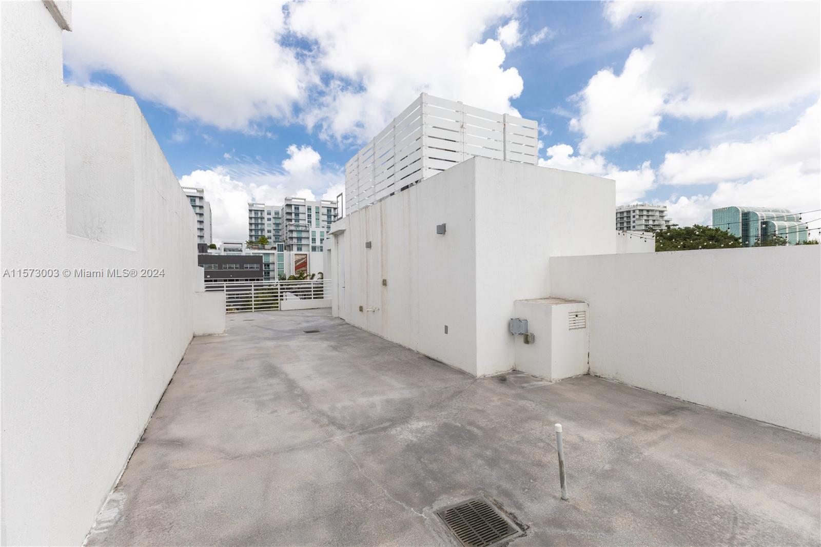 455 NE 39th St 109, Miami, Florida 33137, 2 Bedrooms Bedrooms, ,2 BathroomsBathrooms,Residentiallease,For Rent,455 NE 39th St 109,A11573003