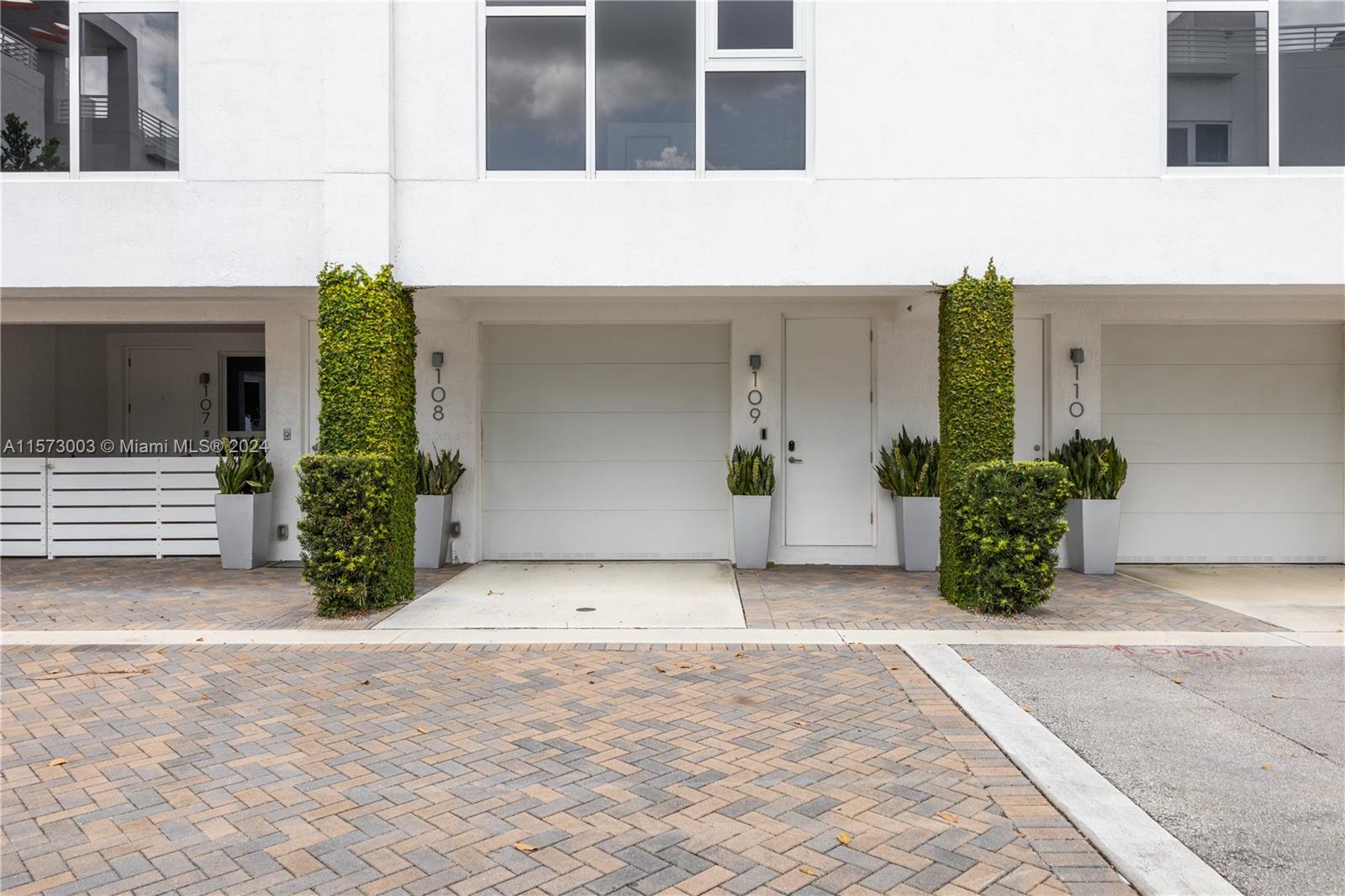 455 NE 39th St 109, Miami, Florida 33137, 2 Bedrooms Bedrooms, ,2 BathroomsBathrooms,Residentiallease,For Rent,455 NE 39th St 109,A11573003