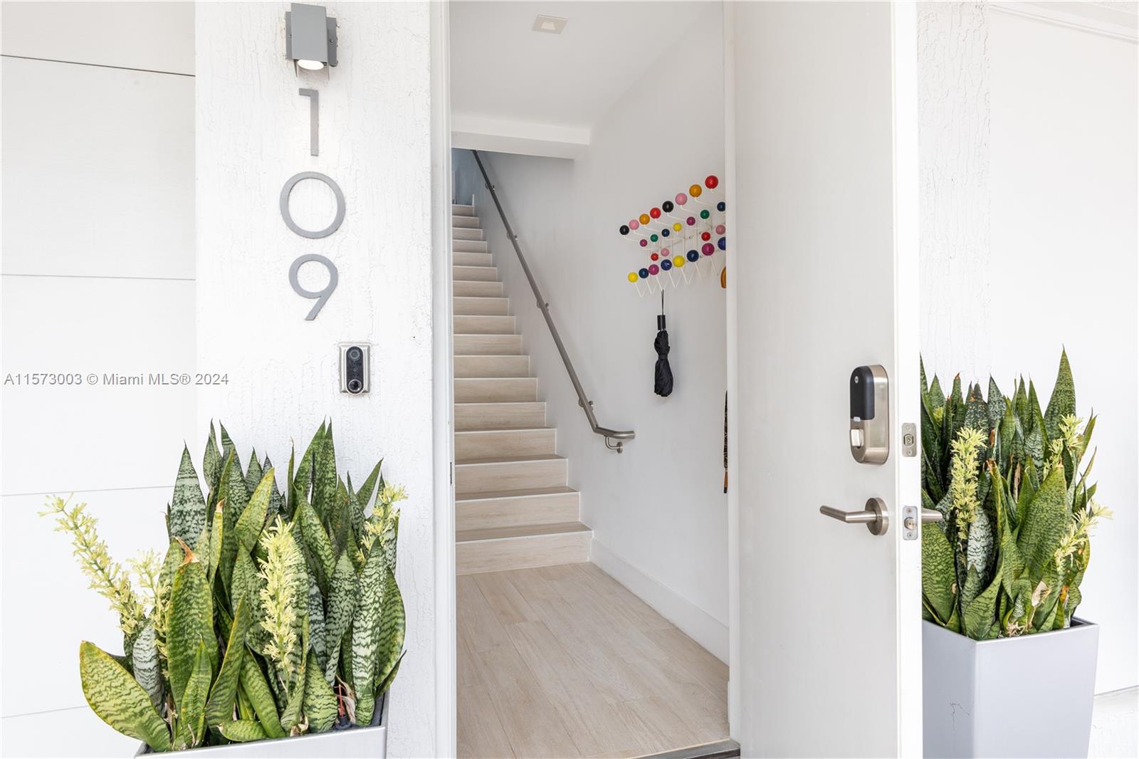 455 NE 39th St 109, Miami, Florida 33137, 2 Bedrooms Bedrooms, ,2 BathroomsBathrooms,Residentiallease,For Rent,455 NE 39th St 109,A11573003