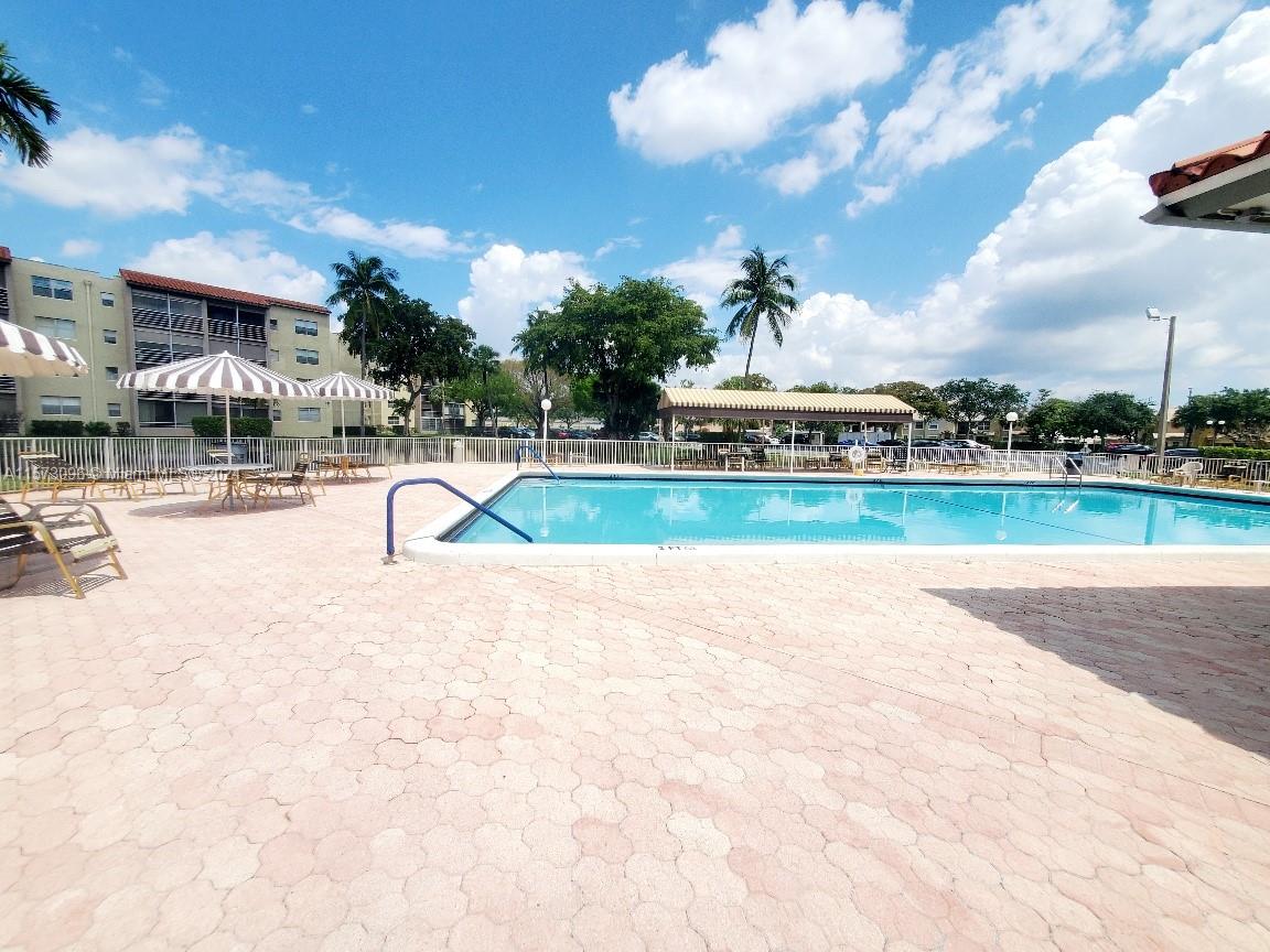 1810 N Lauderdale Ave 2209, North Lauderdale, Florida 33068, 2 Bedrooms Bedrooms, ,2 BathroomsBathrooms,Residentiallease,For Rent,1810 N Lauderdale Ave 2209,A11573096