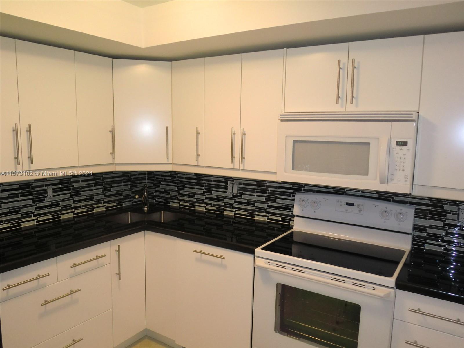2017 S Ocean Dr 203, Hallandale Beach, Florida 33009, 2 Bedrooms Bedrooms, ,2 BathroomsBathrooms,Residentiallease,For Rent,2017 S Ocean Dr 203,A11573102