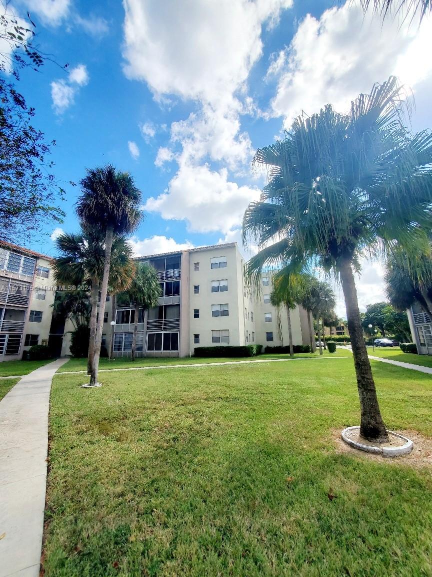 1830 N Lauderdale Ave 4110, North Lauderdale, Florida 33068, 2 Bedrooms Bedrooms, ,2 BathroomsBathrooms,Residentiallease,For Rent,1830 N Lauderdale Ave 4110,A11573105