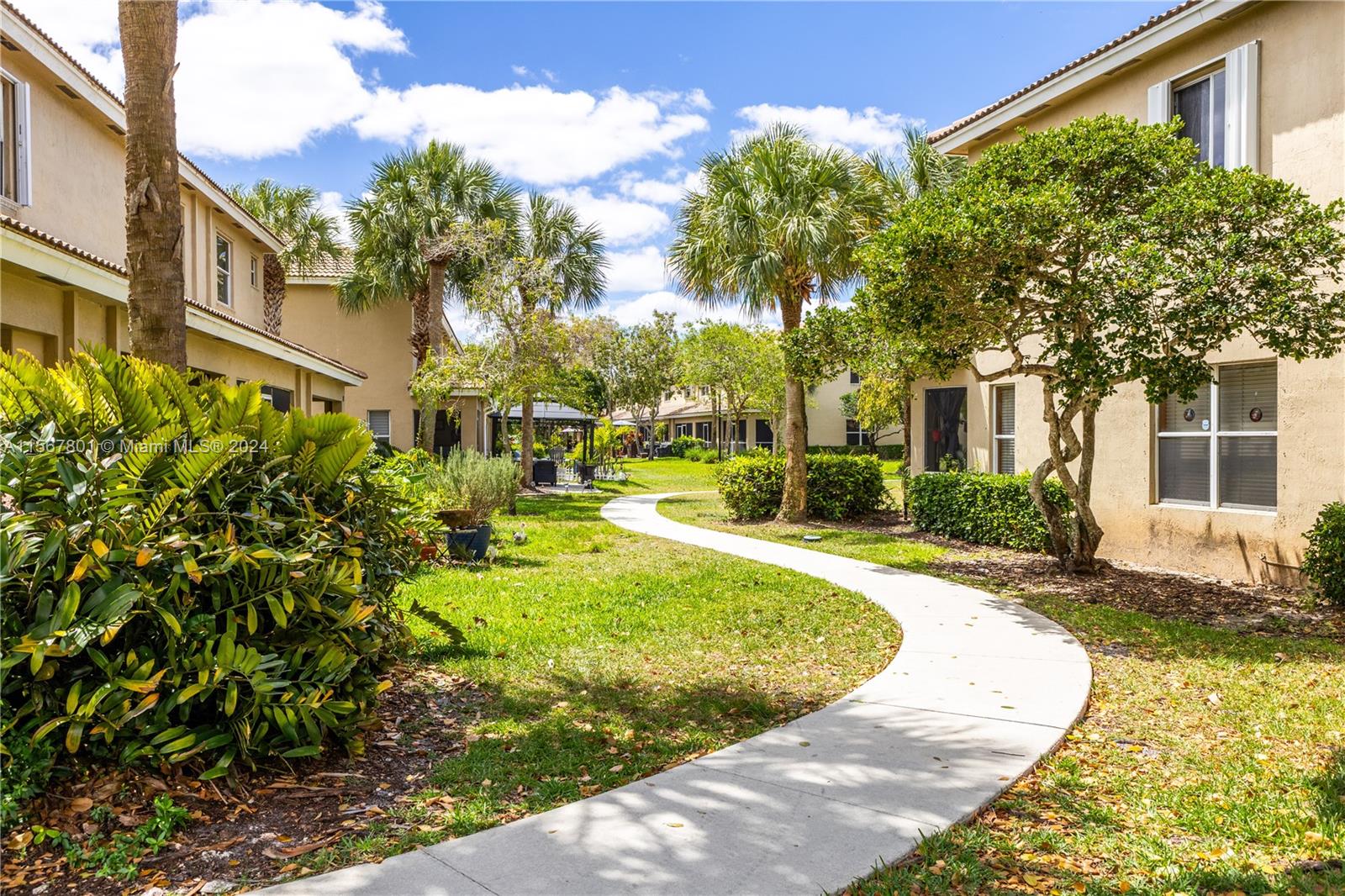 12004 SW 2nd St 12004, Pembroke Pines, Florida 33025, 2 Bedrooms Bedrooms, ,2 BathroomsBathrooms,Residential,For Sale,12004 SW 2nd St 12004,A11567801