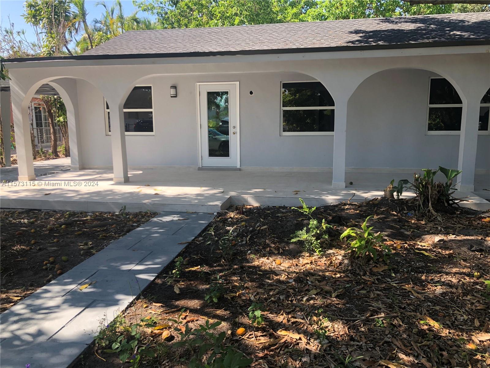 891 SE 3rd Pl  For Sale A11573115, FL