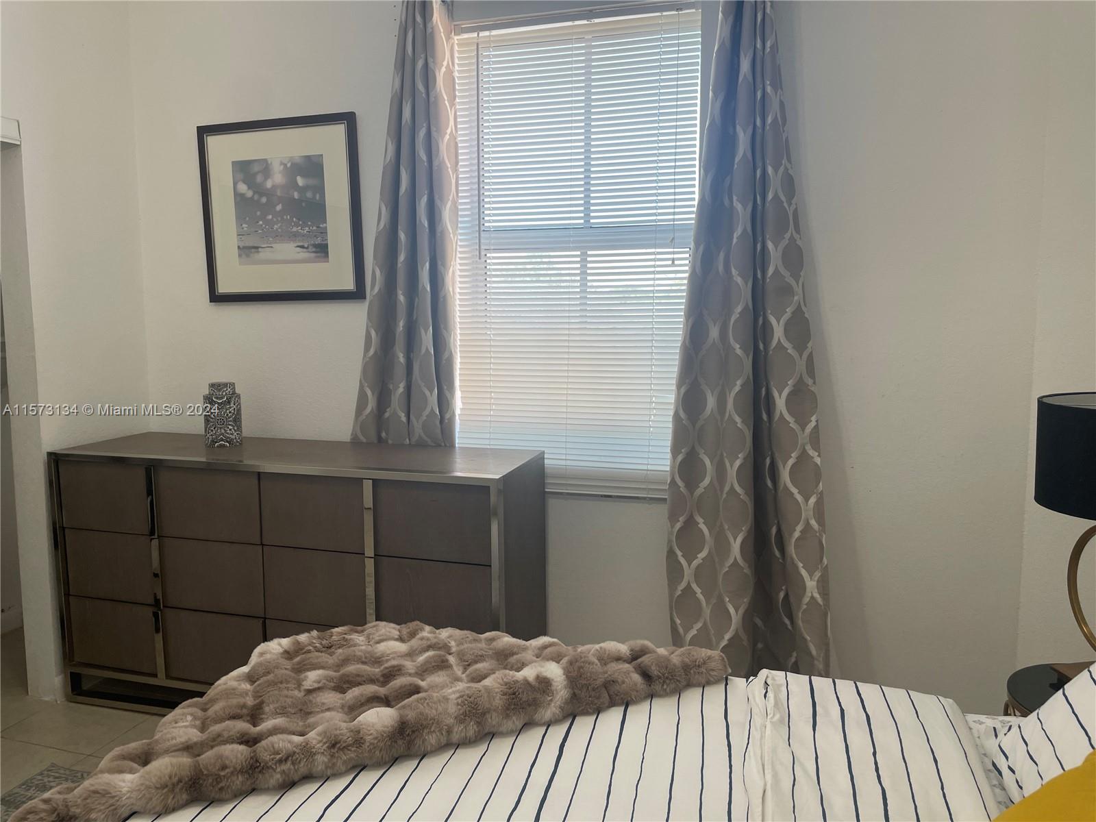4615 N Miami Ave 3, Miami, Florida 33127, 2 Bedrooms Bedrooms, ,1 BathroomBathrooms,Residentiallease,For Rent,4615 N Miami Ave 3,A11573134