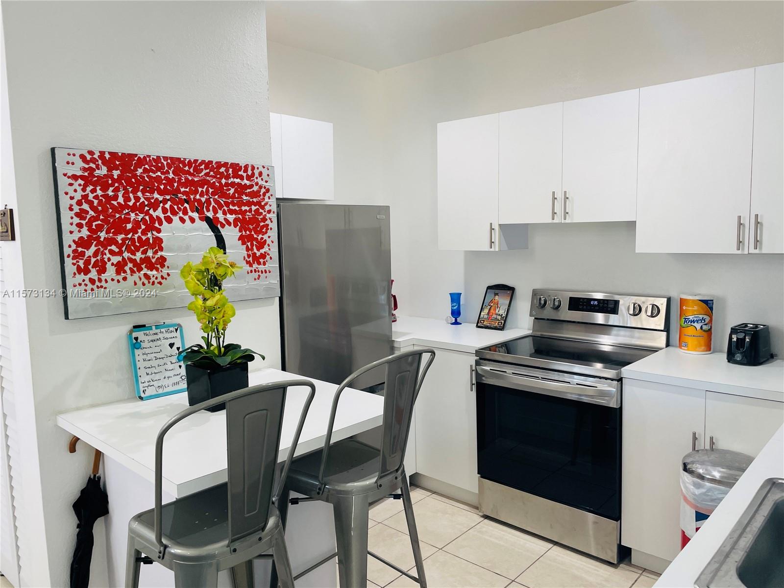 4615 N Miami Ave 3, Miami, Florida 33127, 2 Bedrooms Bedrooms, ,1 BathroomBathrooms,Residentiallease,For Rent,4615 N Miami Ave 3,A11573134