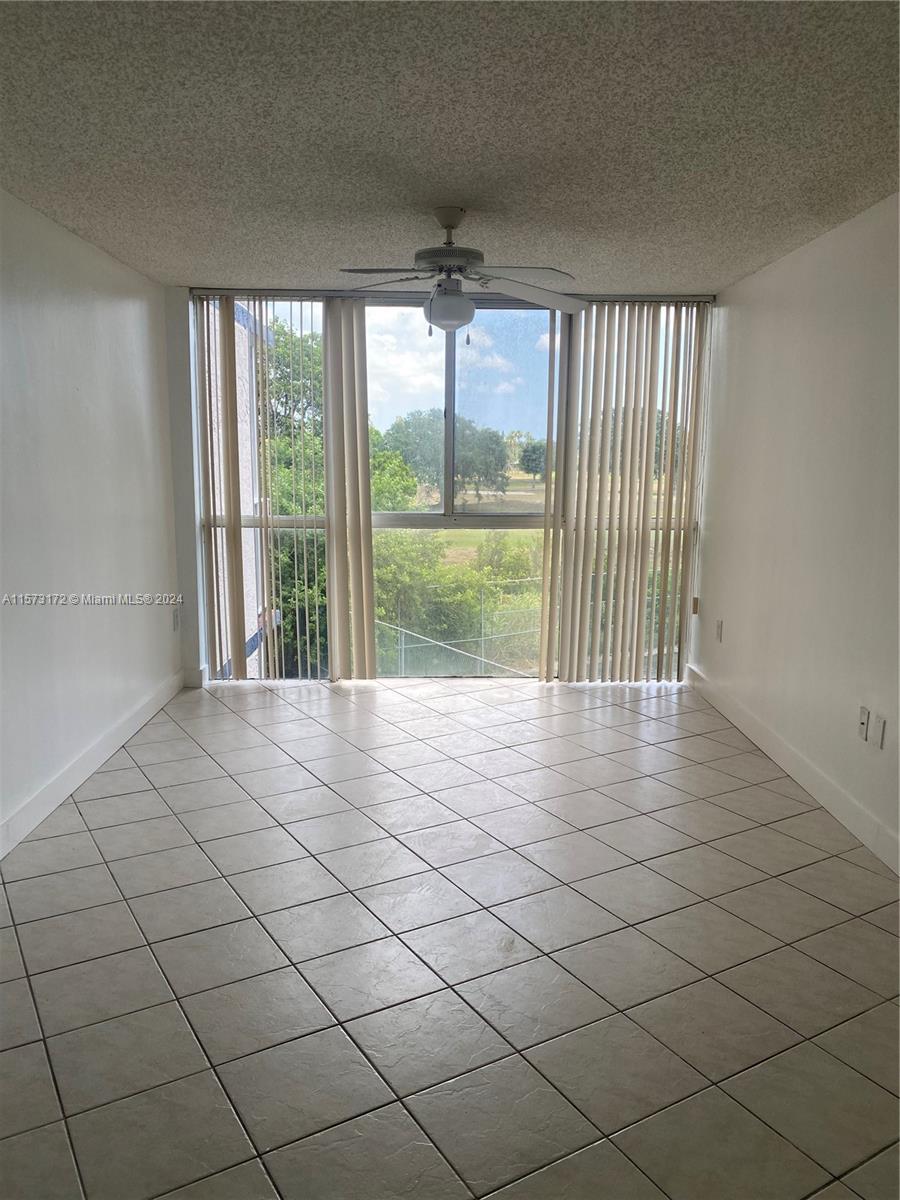 7125 NW 186th St B303, Hialeah, Florida 33015, 1 Bedroom Bedrooms, ,1 BathroomBathrooms,Residentiallease,For Rent,7125 NW 186th St B303,A11573172