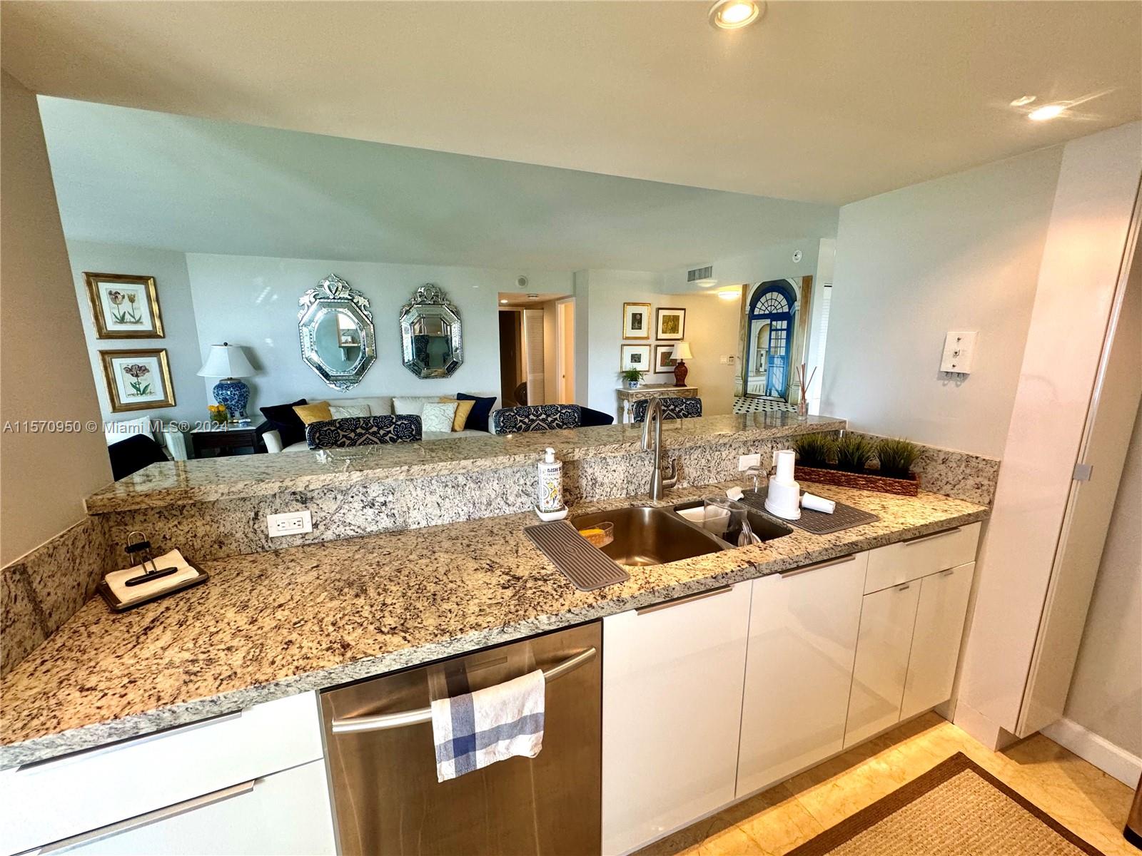 1000 NE Quayside Ter 1911, Miami, Florida 33138, 2 Bedrooms Bedrooms, ,2 BathroomsBathrooms,Residentiallease,For Rent,1000 NE Quayside Ter 1911,A11570950