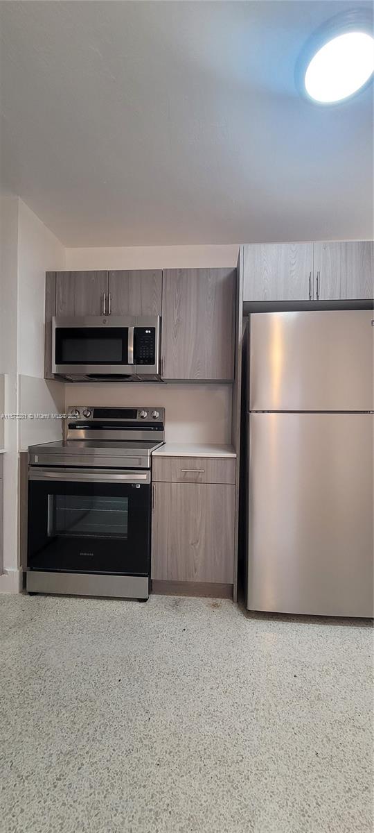 43 Glen Royal Pkwy 5, Miami, Florida 33125, 2 Bedrooms Bedrooms, ,1 BathroomBathrooms,Residentiallease,For Rent,43 Glen Royal Pkwy 5,A11573201