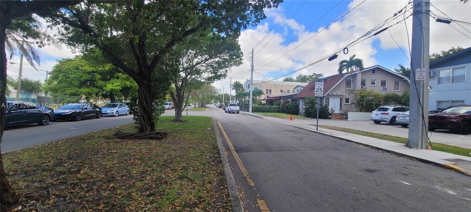 43 Glen Royal Pkwy 5, Miami, Florida 33125, 2 Bedrooms Bedrooms, ,1 BathroomBathrooms,Residentiallease,For Rent,43 Glen Royal Pkwy 5,A11573201