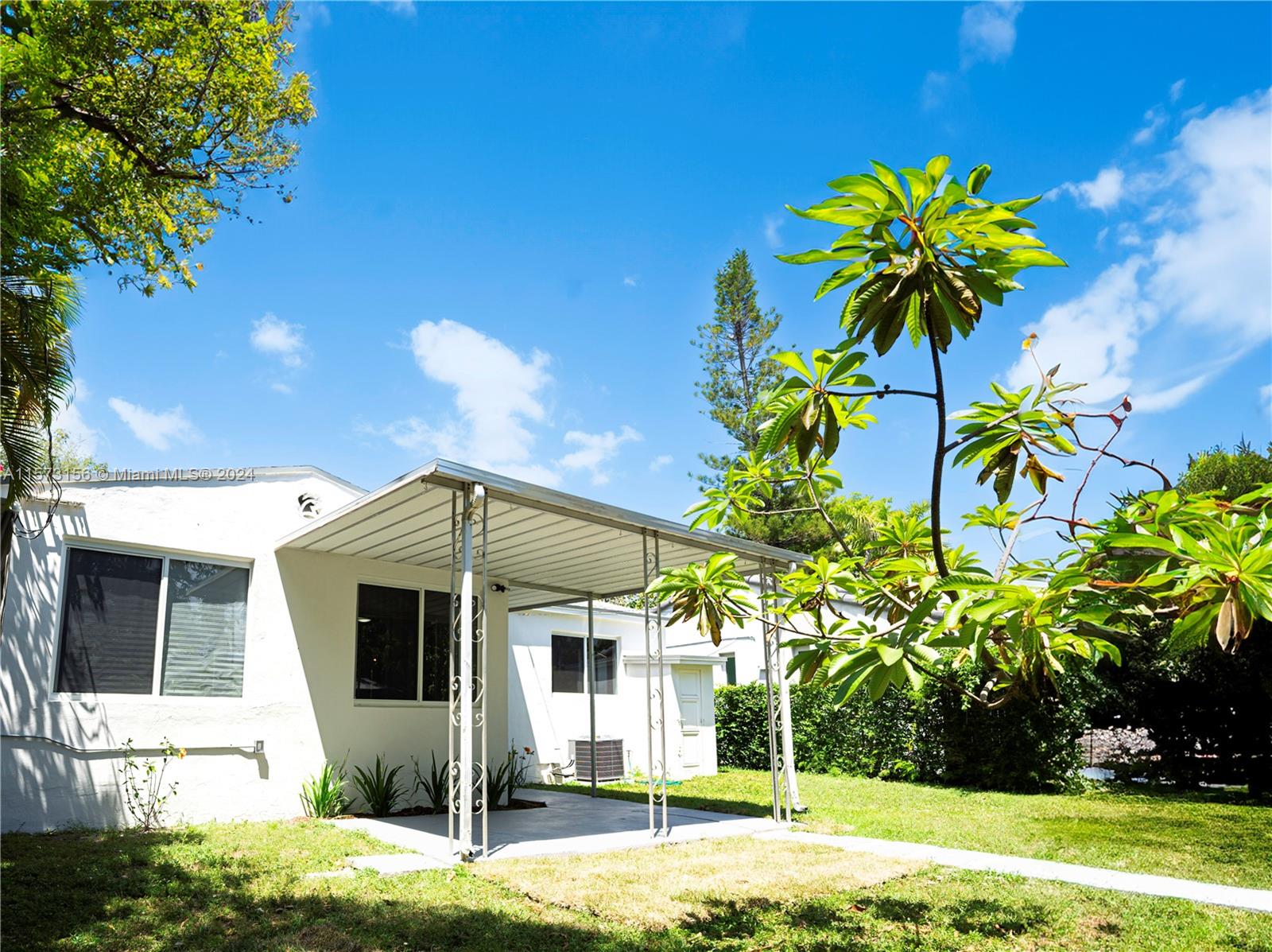 2160 SW 16th St 2160, Miami, Florida 33145, 3 Bedrooms Bedrooms, ,2 BathroomsBathrooms,Residentiallease,For Rent,2160 SW 16th St 2160,A11573156