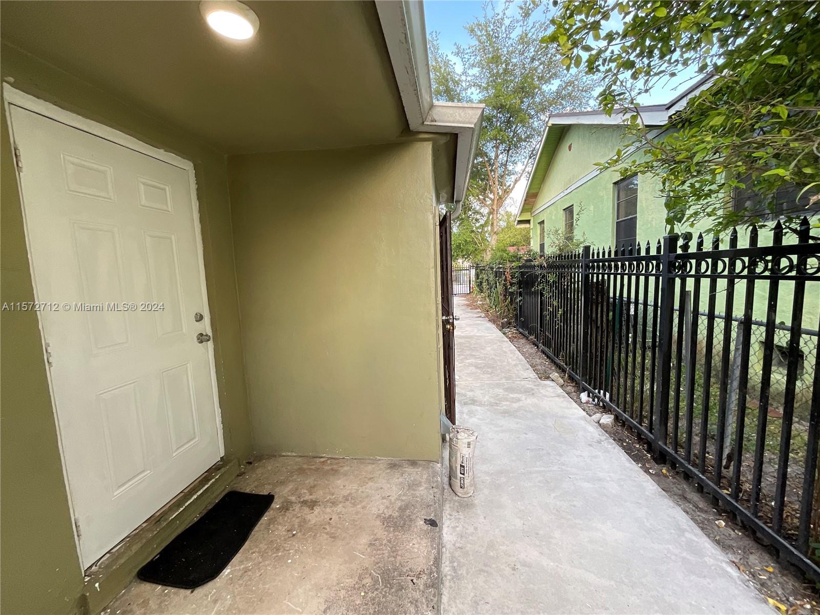 258 NW 69th St East, Miami, Florida 33150, 2 Bedrooms Bedrooms, ,1 BathroomBathrooms,Residentiallease,For Rent,258 NW 69th St East,A11572712