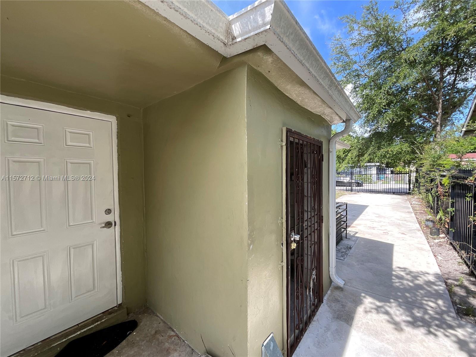 258 NW 69th St East, Miami, Florida 33150, 2 Bedrooms Bedrooms, ,1 BathroomBathrooms,Residentiallease,For Rent,258 NW 69th St East,A11572712