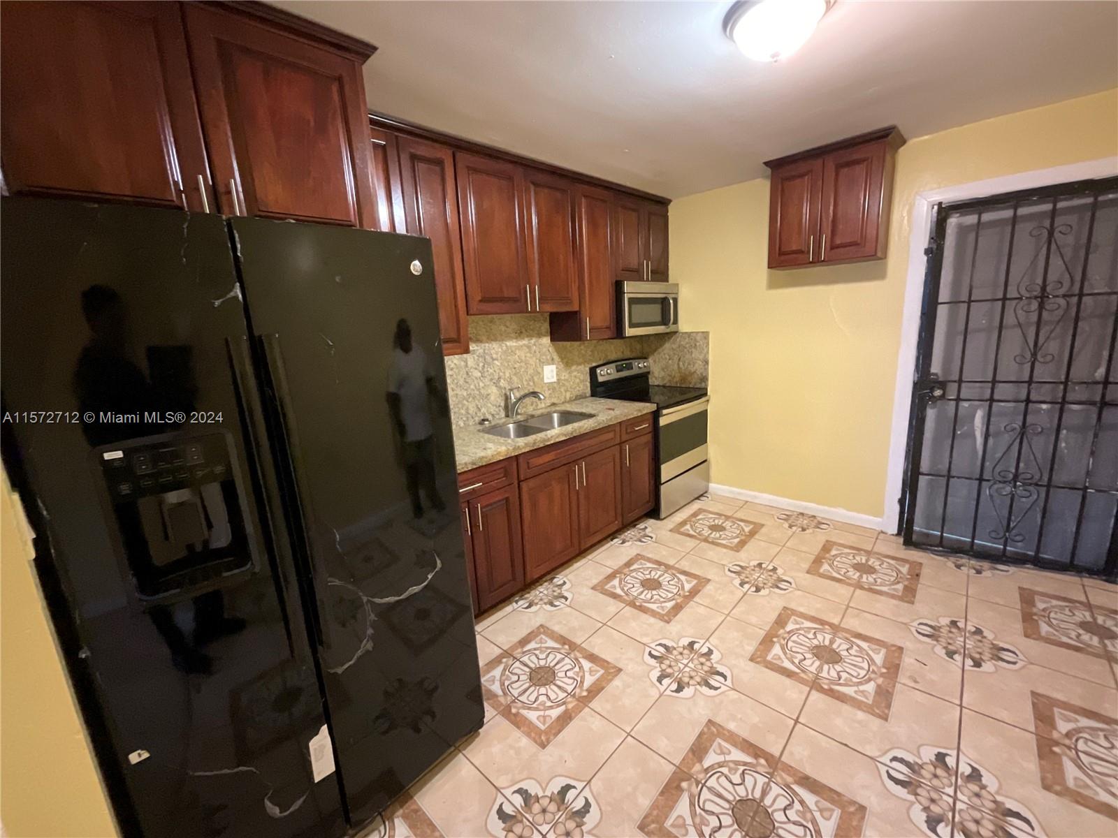 258 NW 69th St East, Miami, Florida 33150, 2 Bedrooms Bedrooms, ,1 BathroomBathrooms,Residentiallease,For Rent,258 NW 69th St East,A11572712