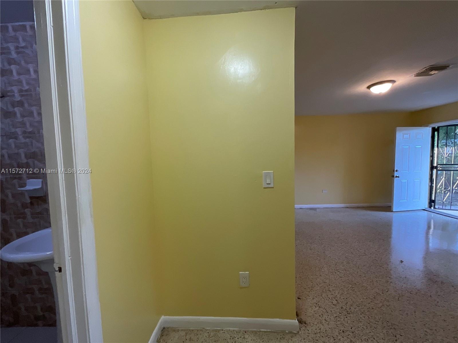 258 NW 69th St East, Miami, Florida 33150, 2 Bedrooms Bedrooms, ,1 BathroomBathrooms,Residentiallease,For Rent,258 NW 69th St East,A11572712