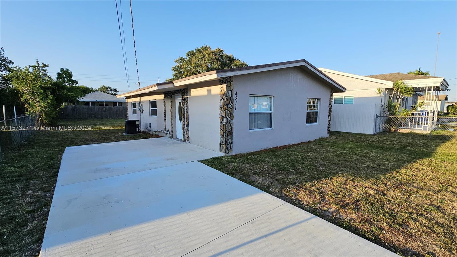 4211 SW 21st St, West Park, Florida 33023, 3 Bedrooms Bedrooms, ,1 BathroomBathrooms,Residential,For Sale,4211 SW 21st St,A11573271