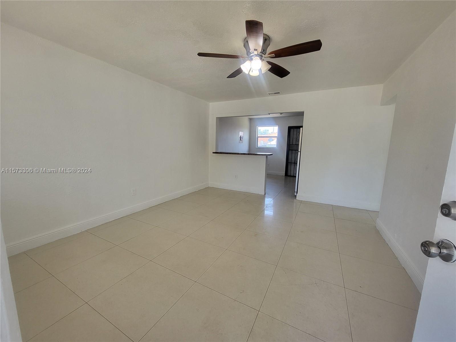 Living/Dining Area