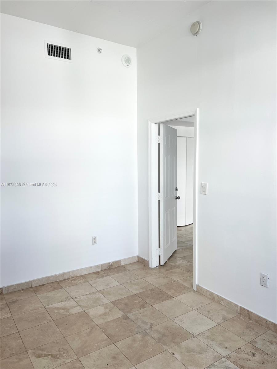 133 NE 2 AV 710, Miami, Florida 33132, 1 Bedroom Bedrooms, ,1 BathroomBathrooms,Residentiallease,For Rent,133 NE 2 AV 710,A11573308