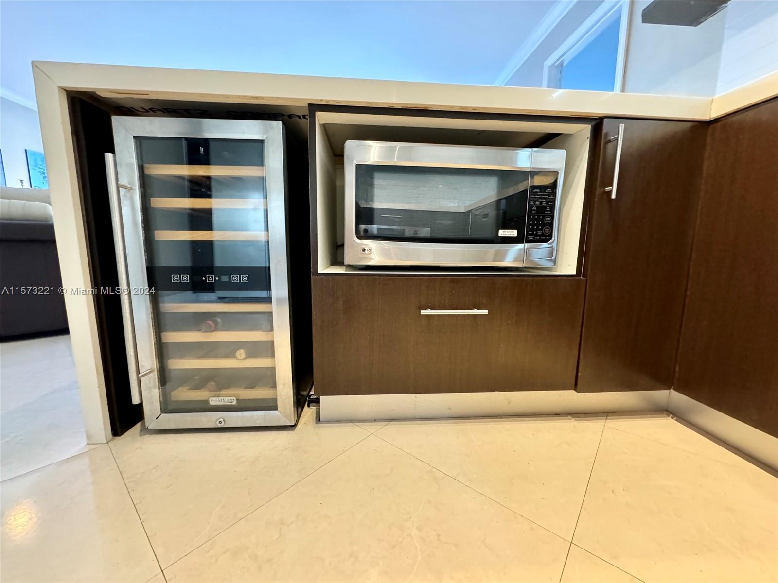 400 Diplomat Pkwy 214, Hallandale Beach, Florida 33009, 2 Bedrooms Bedrooms, ,2 BathroomsBathrooms,Residential,For Sale,400 Diplomat Pkwy 214,A11573221