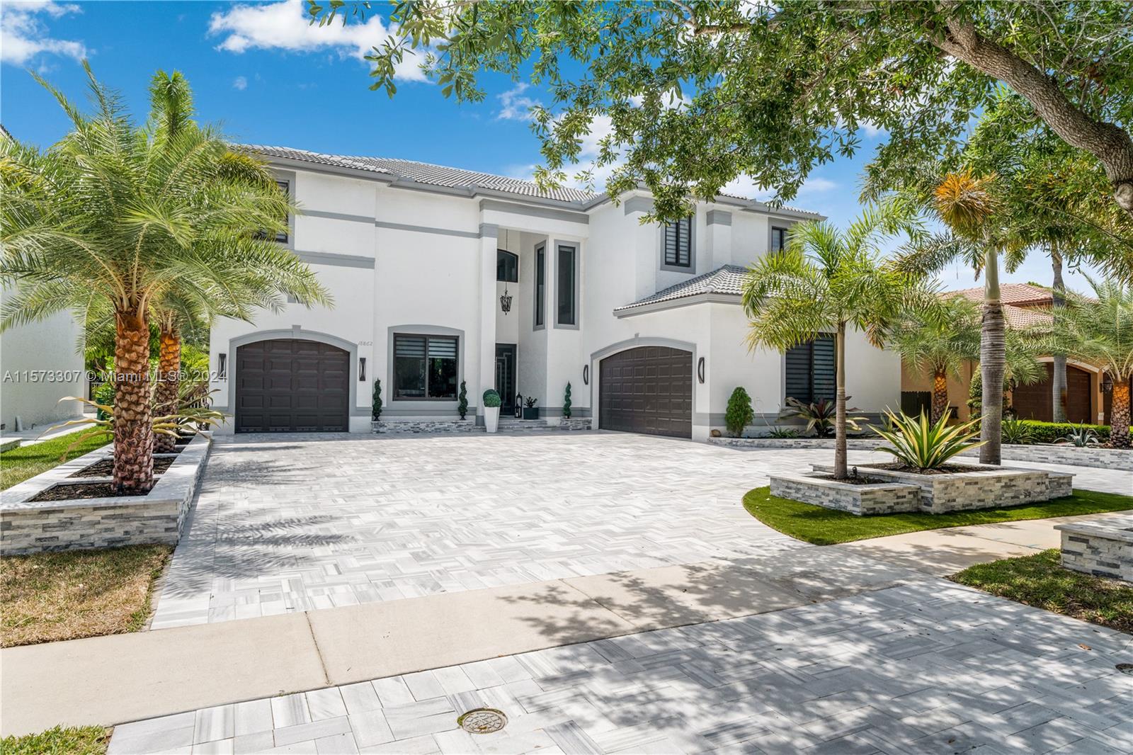 18862 SW 55th St, Miramar, Florida 33029, 4 Bedrooms Bedrooms, ,3 BathroomsBathrooms,Residential,For Sale,18862 SW 55th St,A11573307