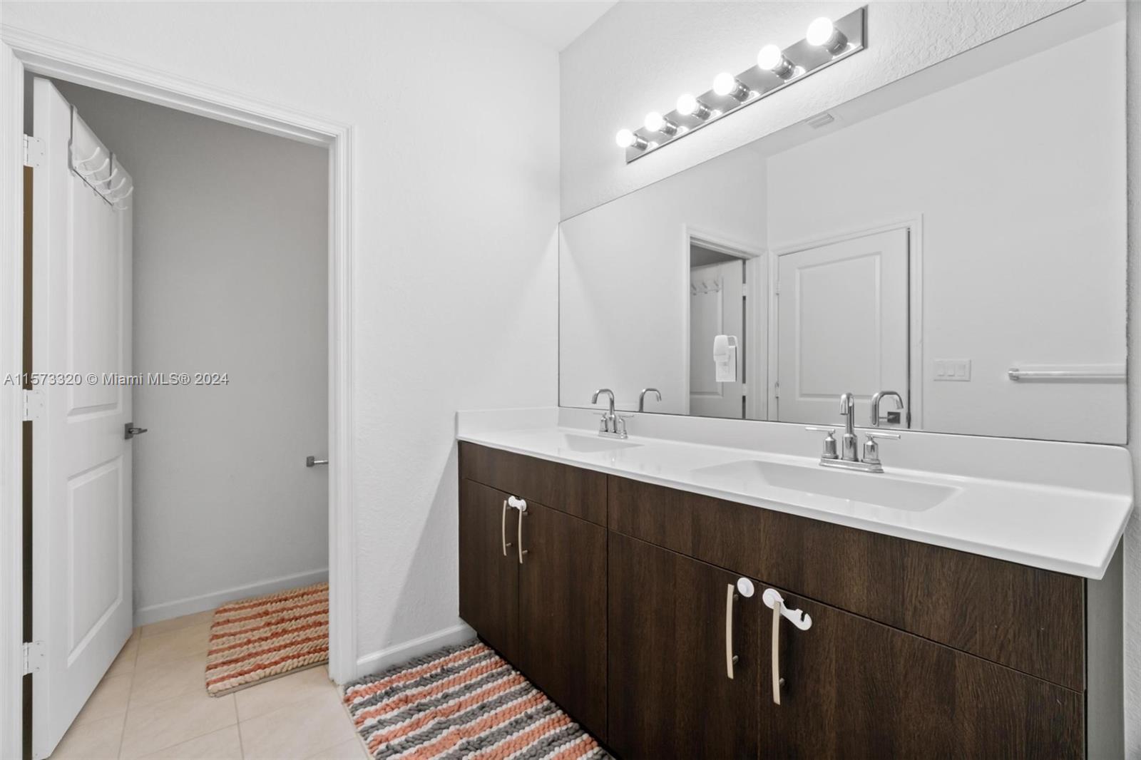 1471 SE 24th Ave 1471, Homestead, Florida 33035, 3 Bedrooms Bedrooms, ,2 BathroomsBathrooms,Residentiallease,For Rent,1471 SE 24th Ave 1471,A11573320