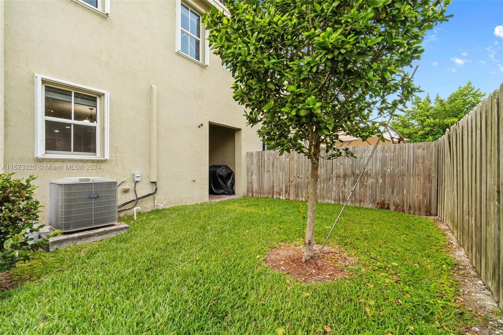 1471 SE 24th Ave 1471, Homestead, Florida 33035, 3 Bedrooms Bedrooms, ,2 BathroomsBathrooms,Residentiallease,For Rent,1471 SE 24th Ave 1471,A11573320