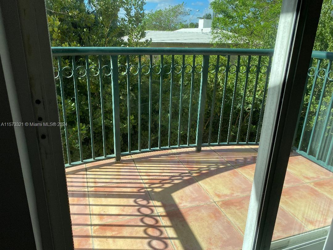 8888 Collins Ave 214, Surfside, Florida 33154, 1 Bedroom Bedrooms, ,1 BathroomBathrooms,Residentiallease,For Rent,8888 Collins Ave 214,A11573321