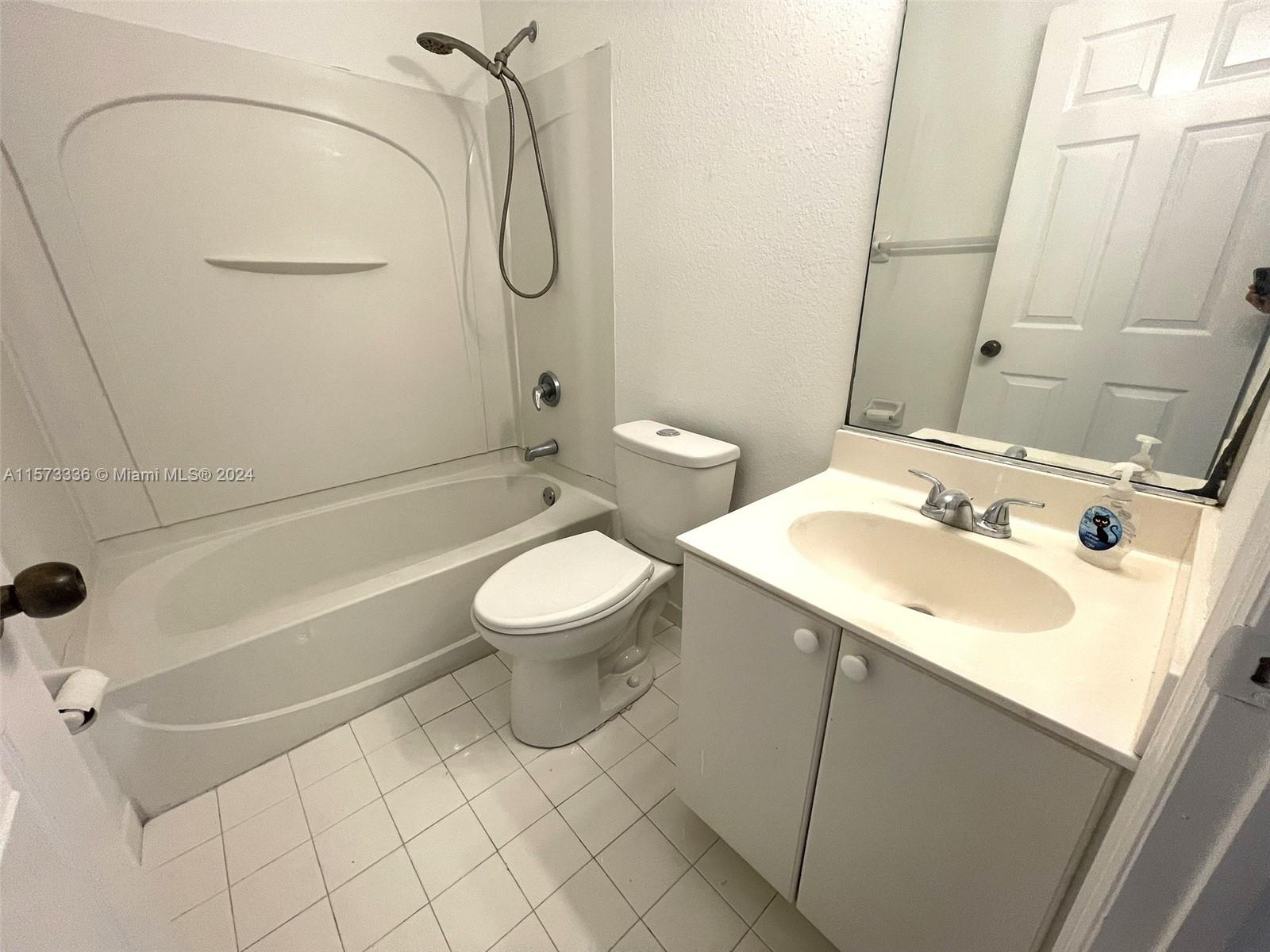 6972 NW 179th St 201-4, Hialeah, Florida 33015, 3 Bedrooms Bedrooms, ,2 BathroomsBathrooms,Residentiallease,For Rent,6972 NW 179th St 201-4,A11573336