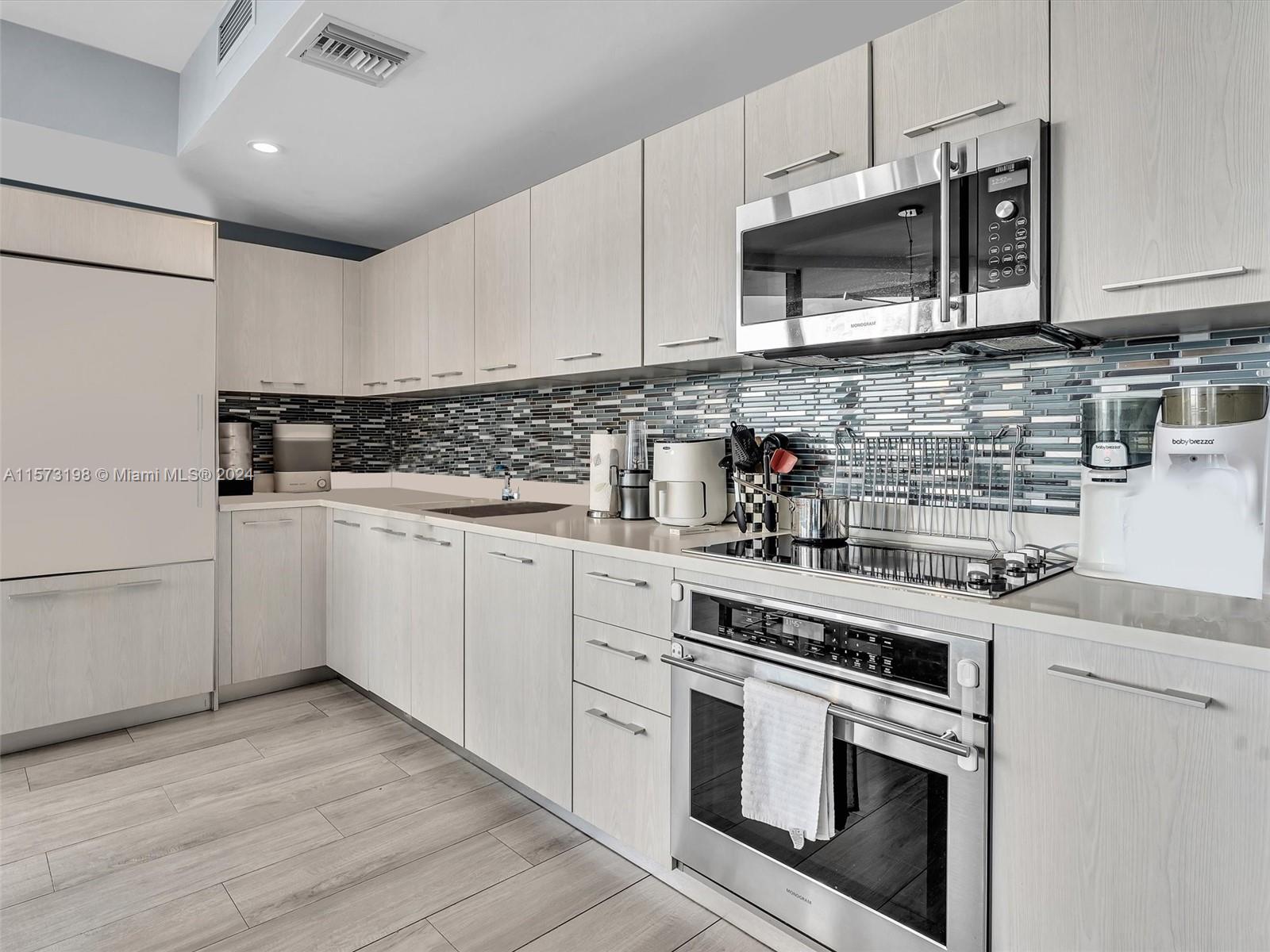 45 SW 9th St 1906, Miami, Florida 33130, 2 Bedrooms Bedrooms, ,2 BathroomsBathrooms,Residential,For Sale,45 SW 9th St 1906,A11573198
