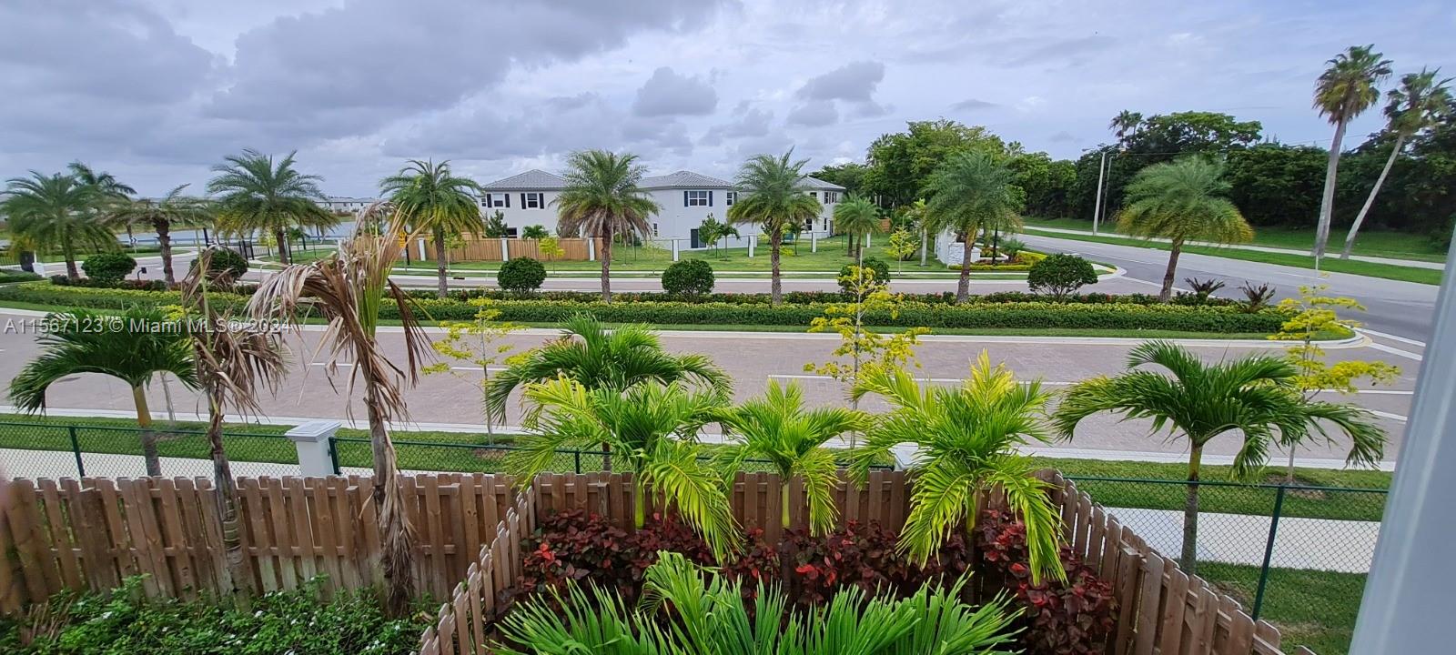 1849 SE 27th Ter, Homestead, Florida 33035, 3 Bedrooms Bedrooms, ,3 BathroomsBathrooms,Residentiallease,For Rent,1849 SE 27th Ter,A11567123