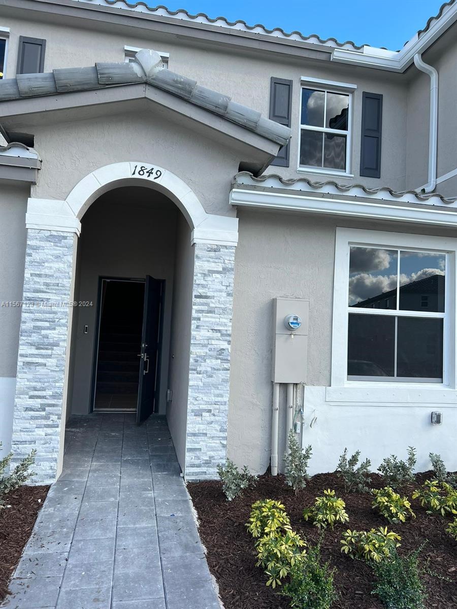 1849 SE 27th Ter, Homestead, Florida 33035, 3 Bedrooms Bedrooms, ,3 BathroomsBathrooms,Residentiallease,For Rent,1849 SE 27th Ter,A11567123