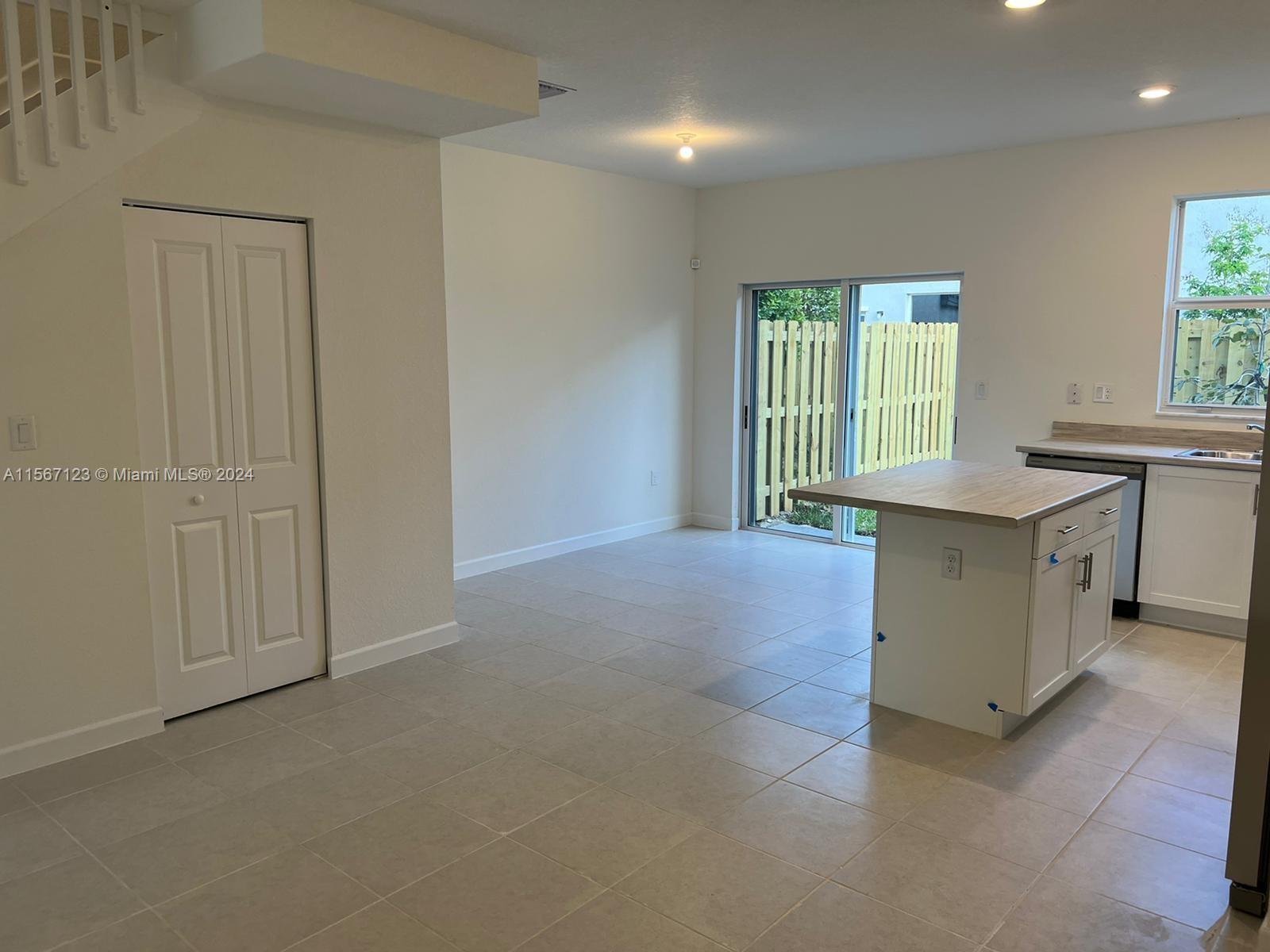 1849 SE 27th Ter, Homestead, Florida 33035, 3 Bedrooms Bedrooms, ,3 BathroomsBathrooms,Residentiallease,For Rent,1849 SE 27th Ter,A11567123
