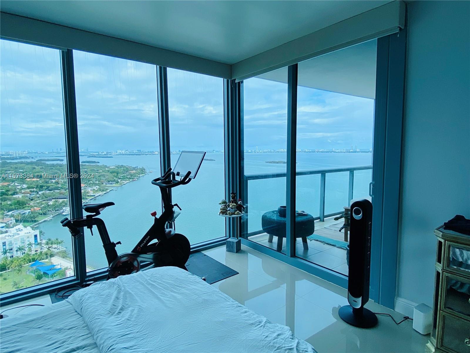 601 NE 36th St 2807, Miami, Florida 33137, 2 Bedrooms Bedrooms, ,2 BathroomsBathrooms,Residentiallease,For Rent,601 NE 36th St 2807,A11573364