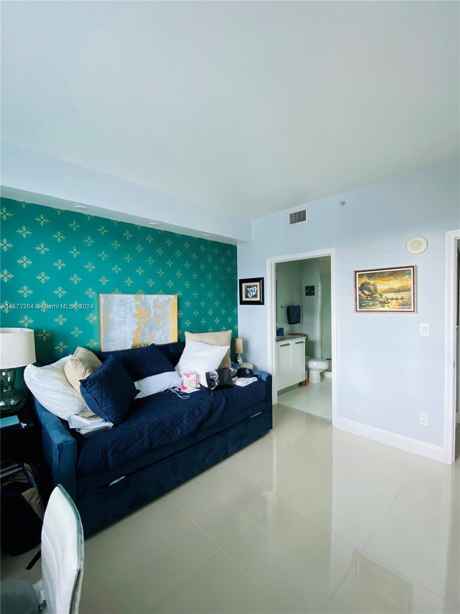 601 NE 36th St 2807, Miami, Florida 33137, 2 Bedrooms Bedrooms, ,2 BathroomsBathrooms,Residentiallease,For Rent,601 NE 36th St 2807,A11573364