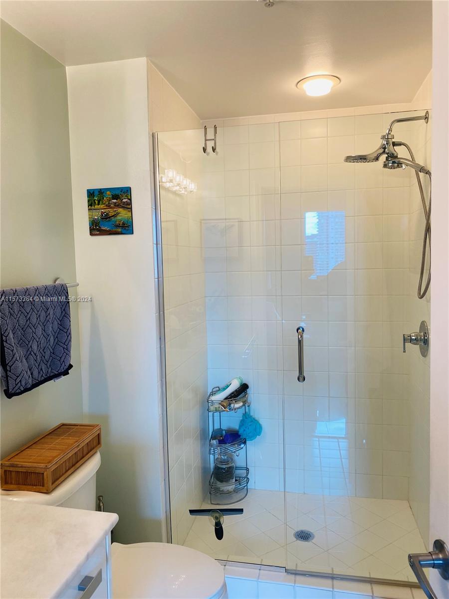601 NE 36th St 2807, Miami, Florida 33137, 2 Bedrooms Bedrooms, ,2 BathroomsBathrooms,Residentiallease,For Rent,601 NE 36th St 2807,A11573364