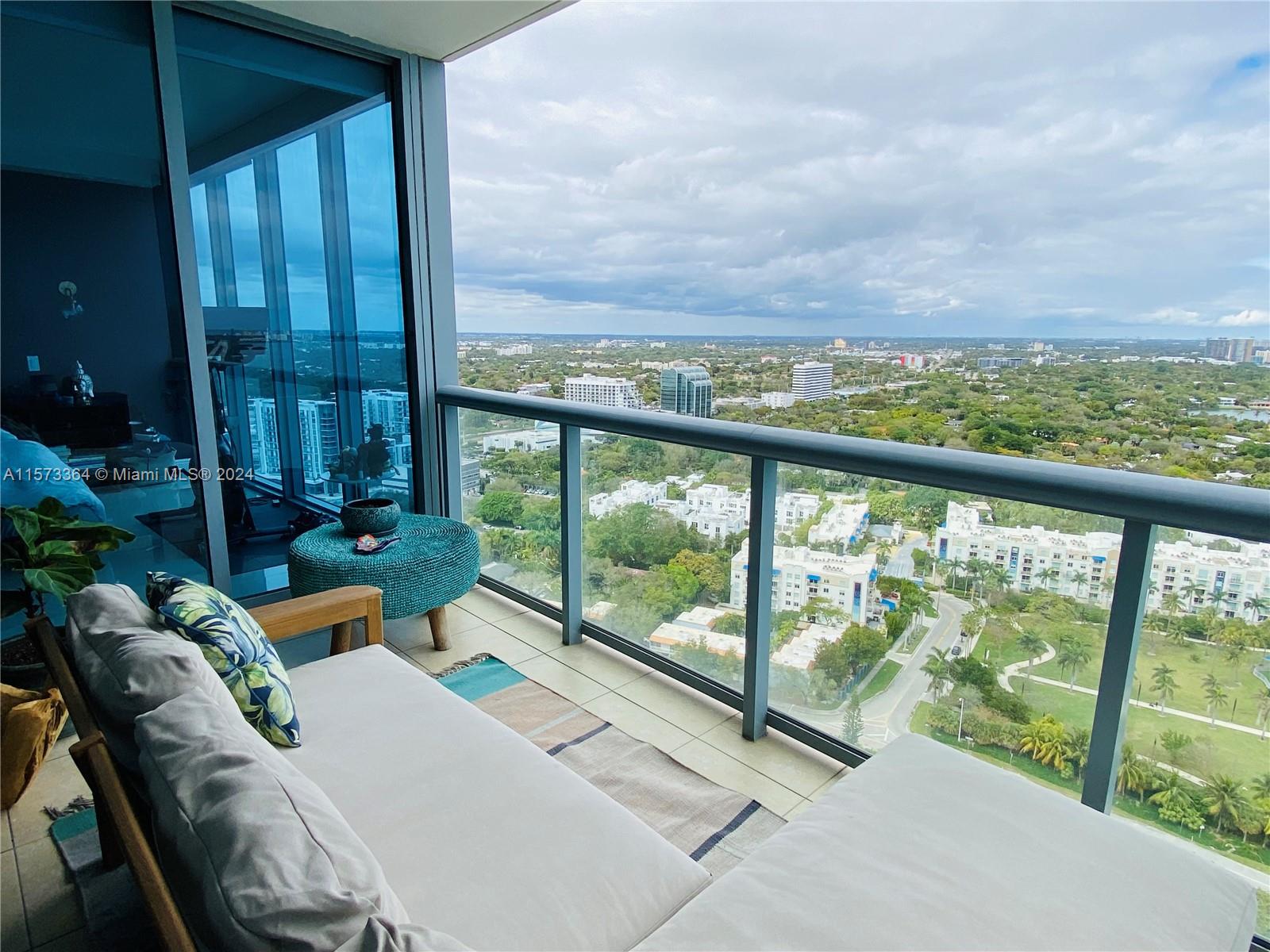 601 NE 36th St 2807, Miami, Florida 33137, 2 Bedrooms Bedrooms, ,2 BathroomsBathrooms,Residentiallease,For Rent,601 NE 36th St 2807,A11573364